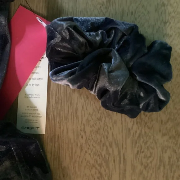 Shefit Limited Edition Velvet Leggings Size Small NWT - Picture 6 of 12